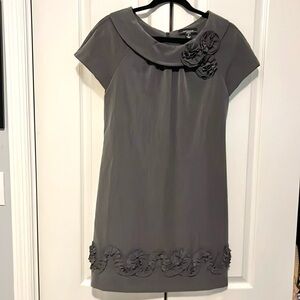 R&M Richard’s gray dress with rosettes, size Petite Small